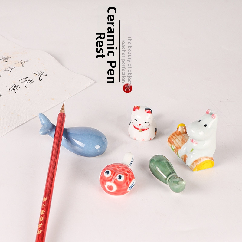 Keramický stojan na štetce s motívmi zvierat pre kaligrafiu, model KTBG-07