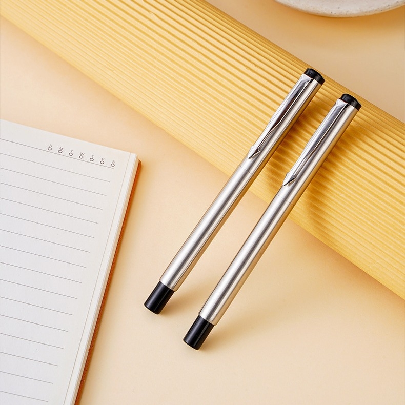 Fém toll, modell 382, lézergravírozott logó, push-pull tintatöltő rendszer, fém hegye