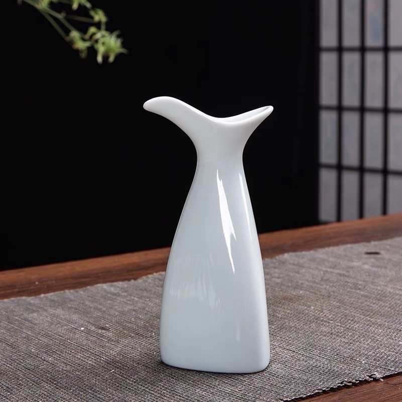Porcelanski vinski set sa stalkom, 13-dijelni set, uključuje 6 posuda za vino i 6 čaša, moderni minimalistički stil