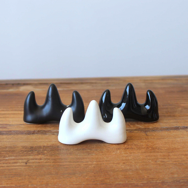 Suport ceramic pentru pixuri Hongjie, model 5961, imprimare siglă disponibilă; cadou pentru nuntă, zi de naștere, casă nouă.