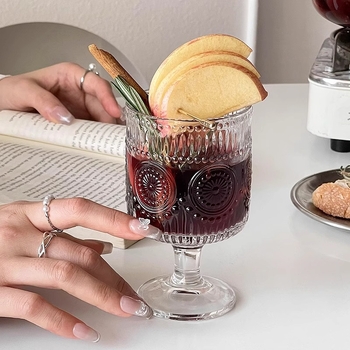 Vinska čaša s nordijskim stilom, staklena, kapacitet 201-300 ml, težina 500 g