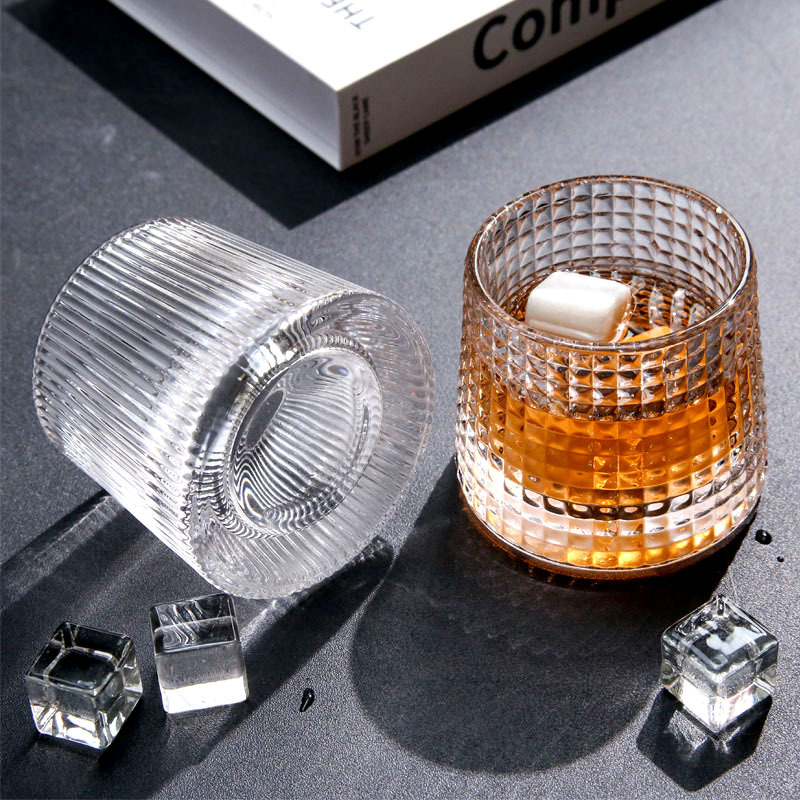 Set za whiskey u kutiji za darove za kućnu upotrebu — stakleni materijal, moderan minimalistički stil, ispisano logo, prvoklasna kvaliteta (2024)