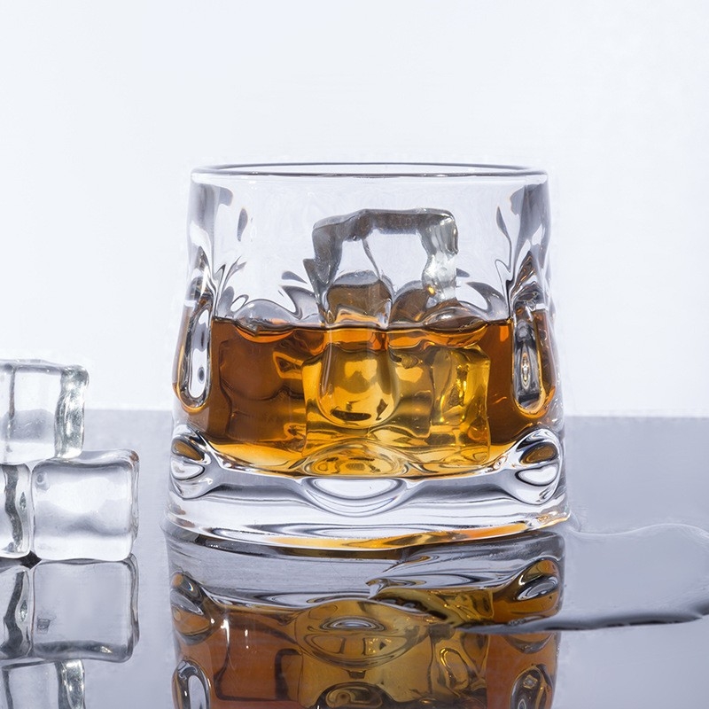 Set za whiskey u kutiji za darove za kućnu upotrebu — stakleni materijal, moderan minimalistički stil, ispisano logo, prvoklasna kvaliteta (2024)