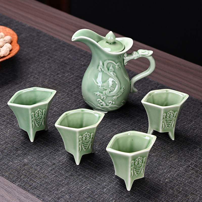 Keramička čaša za alkohol s tronožnim Celadon dizajnom, retro Bloom stil, težina 0,12 kg
