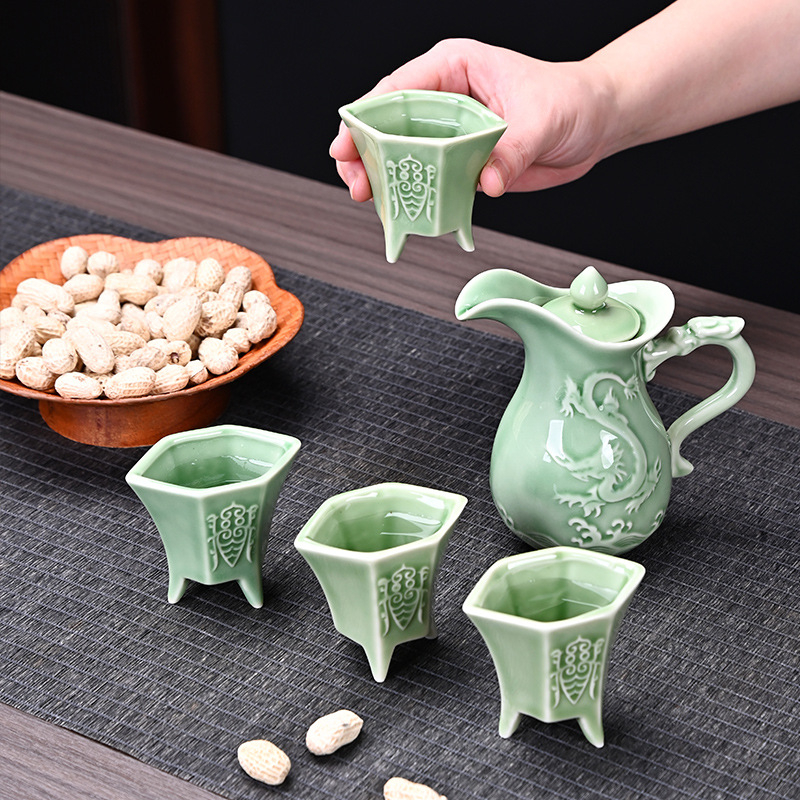Keramička čaša za alkohol s tronožnim Celadon dizajnom, retro Bloom stil, težina 0,12 kg