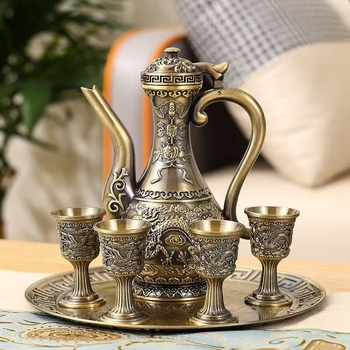 Set za piće Zmaj i Feniks s metalnim pladnjem, 1 karafa za vino i 4 čaše, moderni minimalistički stil