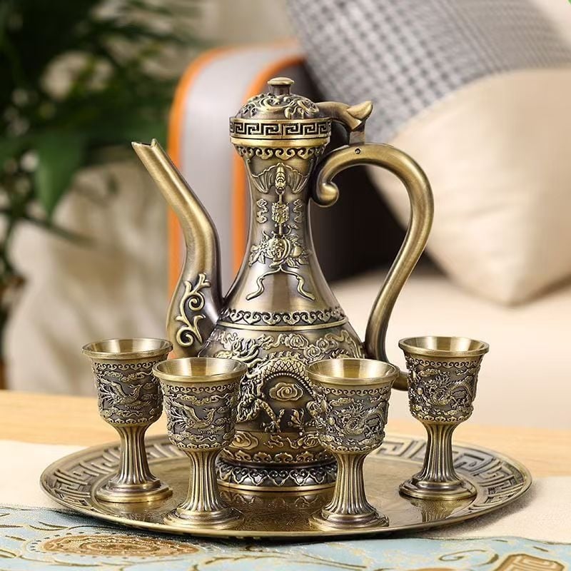 Set za piće Zmaj i Feniks s metalnim pladnjem, 1 karafa za vino i 4 čaše, moderni minimalistički stil