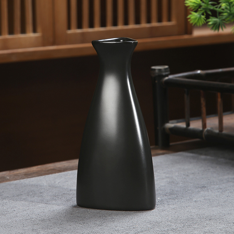 Set din porțelan pentru vin (oală și patru pahare), finisaj mat, stil Dingyao kiln