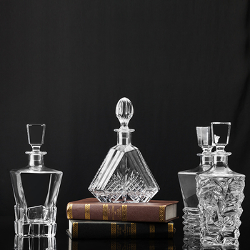 Üvegborosüveg készlet öt darabos, dugóval, 701–800 ml űrtartalom, testreszabható logó nyomtatás