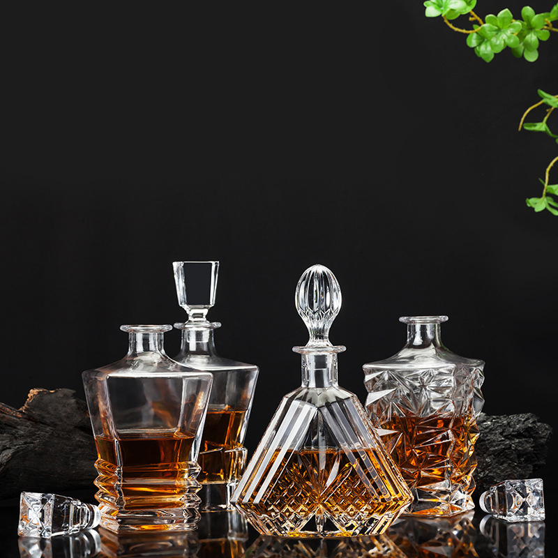 Üvegborosüveg készlet öt darabos, dugóval, 701–800 ml űrtartalom, testreszabható logó nyomtatás