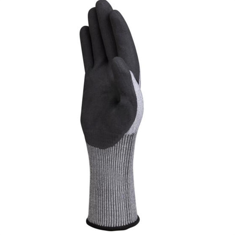 Deltaplus C-kosztályú anti-cut kesztyű nitril hab bevonattal, meghosszabbított csuklórész VENICUTC01