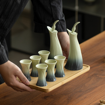 Bar set s Baijiu čašama, kineski stil dozator, držač čaše – premium kvaliteta