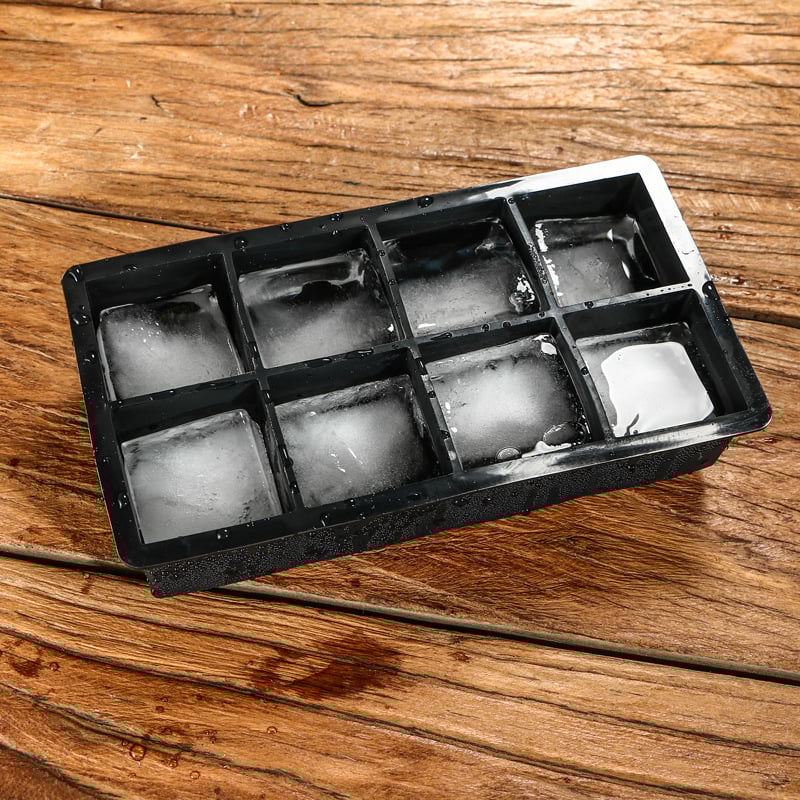 Kalup za led s 15 otvora za whiskey i koktele — četvrtaste ledene kocke, plastika, moderan minimalistički stil, 0,1 kg