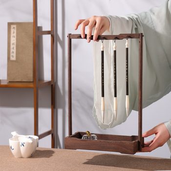 Suport pentru pensule de caligrafie - corp din plastic, model: suport din lemn pentru pensule; fără logo imprimat; fără personalizare; nu este importat