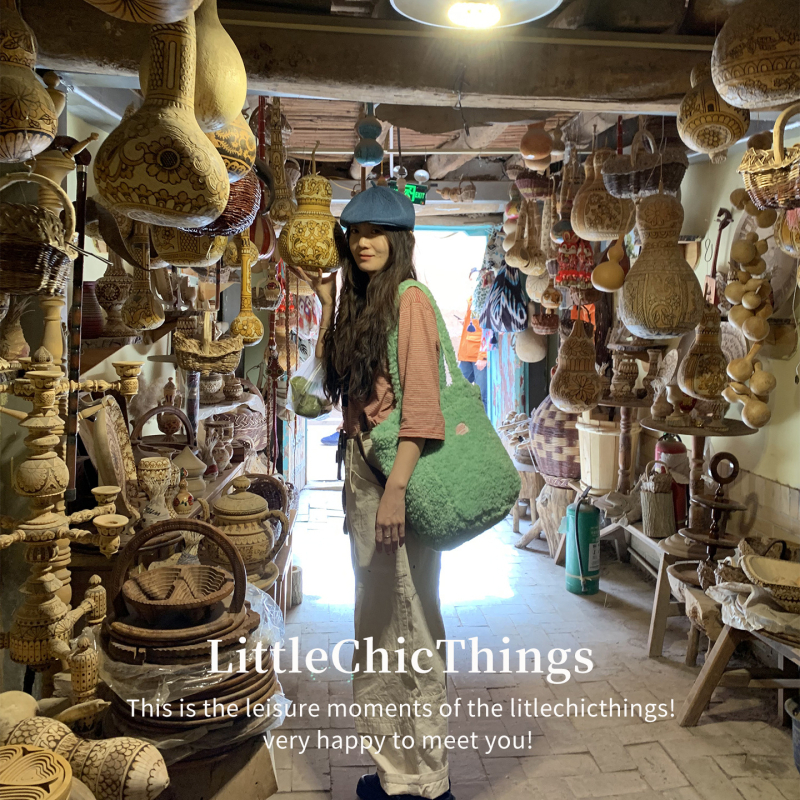 Tote bag унисекс стил, вълнена материя, вертикална квадратна форма, магнитно закопчаване, вътрешен джоб с цип