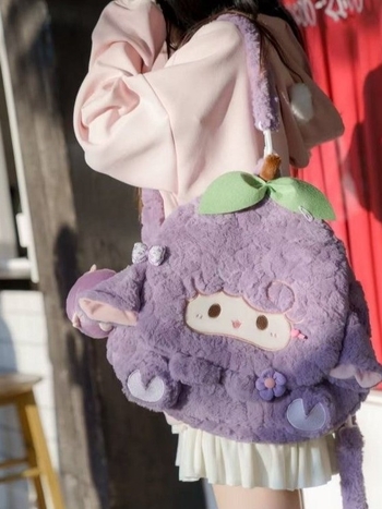 Японски стил плюшена раничка с агънце и панделка, овална форма, закрита клапа, подплата нейлон