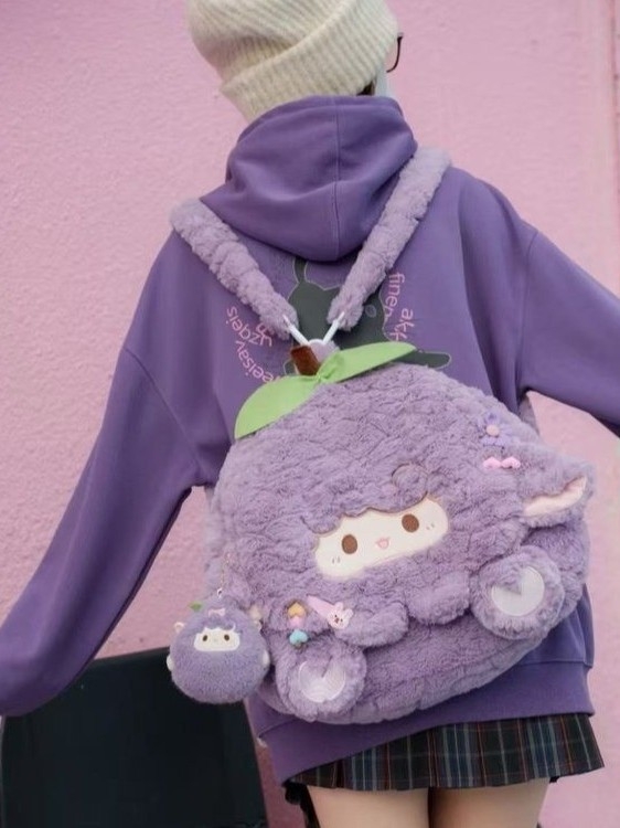 Японски стил плюшена раничка с агънце и панделка, овална форма, закрита клапа, подплата нейлон