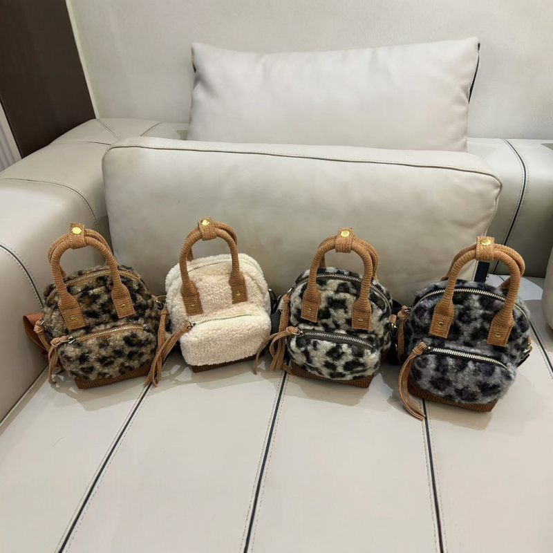 Кросбоди чанта от вълнен плат, вертикална квадратна форма, цип за закопчаване, полиестрова подплата, джоб за мобилен телефон