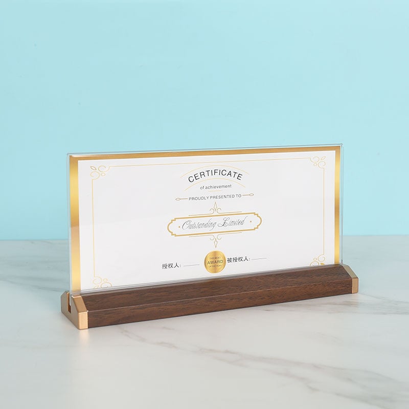 Suport acrilic de birou pentru carduri de vizită și nume — marca Luton; Material: sticlă organică; Categoria: display promoțional; Stil: birou