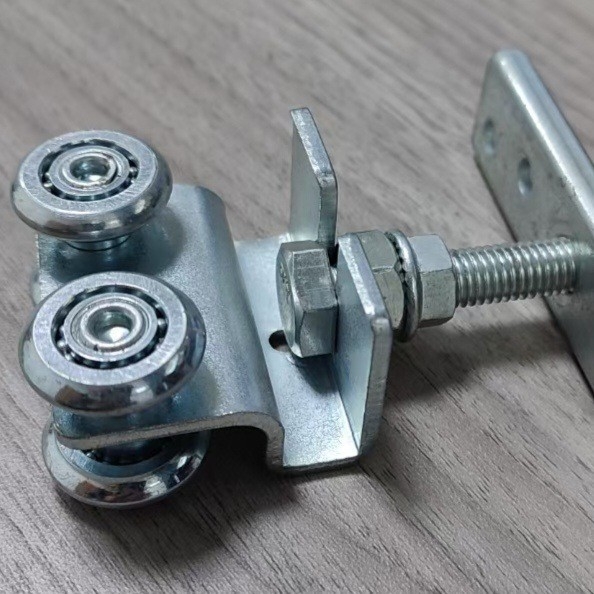 Jet márkájú csúszóajtó függő görgő sínhez, permetező vonalhoz