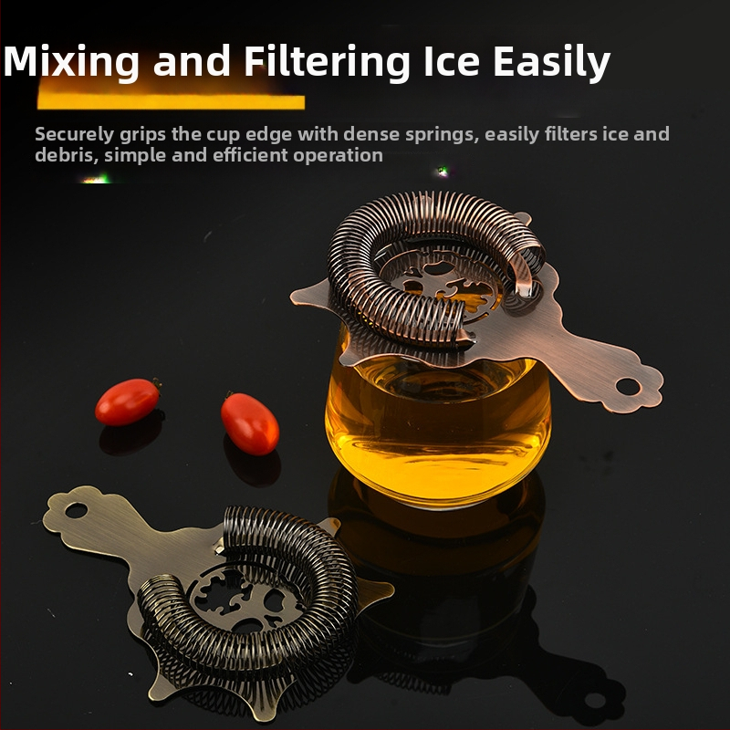 Šejker na koktaily s motívom lebky (nerezová oceľ; moderný minimalistický štýl; uvedený v roku 2011; hmotnosť 90 g)