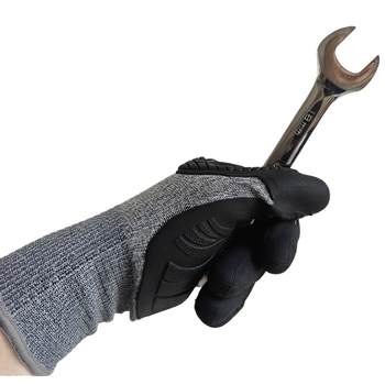 TPE mechanikus kesztyűk vágásbiztos, kopásálló, ütéscsillapító és ütközés elleni védelemmel fúrási és olajbányászati alkalmazásokhoz (97–98 g); gép- és járműgyártás, kertépítés, építőipar