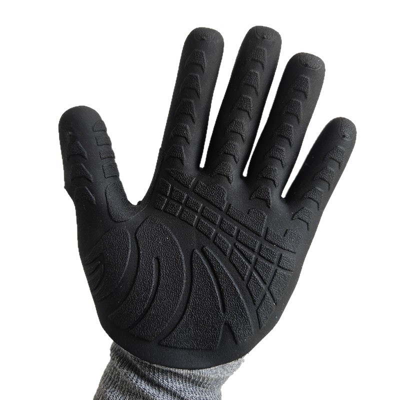 TPE mechanikus kesztyűk vágásbiztos, kopásálló, ütéscsillapító és ütközés elleni védelemmel fúrási és olajbányászati alkalmazásokhoz (97–98 g); gép- és járműgyártás, kertépítés, építőipar