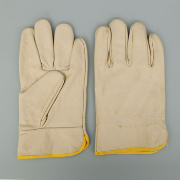 Zváračské rukavice Iron Man, hovädzia koža, pre továreň, zváranie (Materiál: hovädzia koža; Značka: Iron Man; Rozsah použitia: továreň; Funkcia: zváračské rukavice)