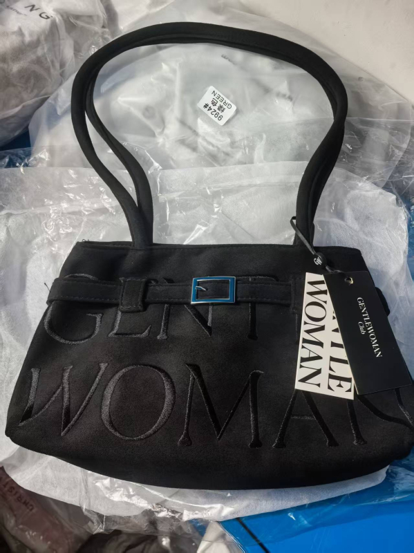 Gentlewoman torba od plišastog velura s izvezenim dizajnom – horizontalni kvadratni oblik, najlonska podstava, magnetsko zatvaranje