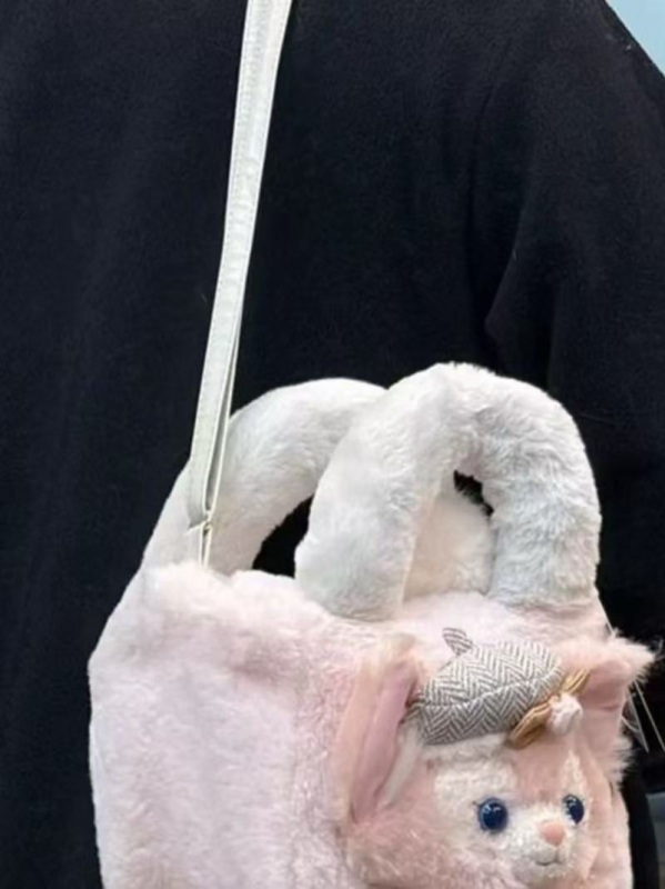 Pluštasta torbica za kameru, bucket bag stil, gradski minimalistički dizajn, proljeće 2025, pogodna za svakodnevnu upotrebu