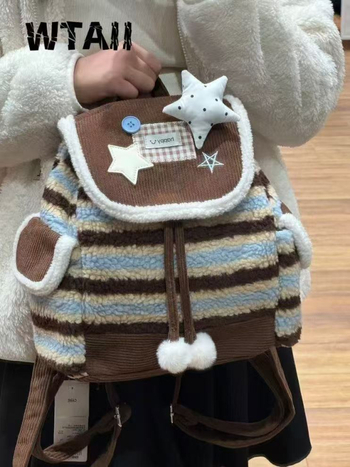 Ghiozdan din poliester, lansare vară 2024, închidere cu fermoar, buzunar interior cu fermoar, buzunar exterior tip patch