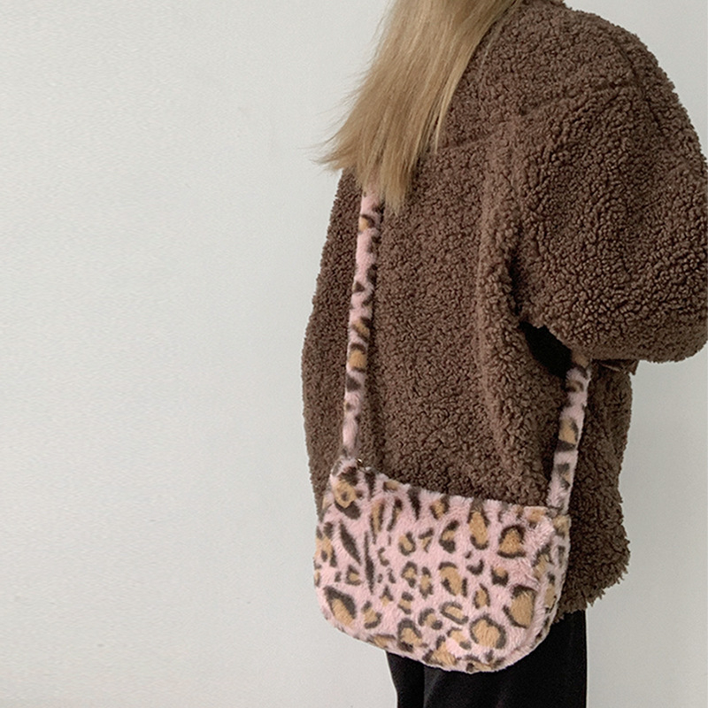 Ženska crossbody torba s leopard printom, poliester, oblik knedle, zatvarač