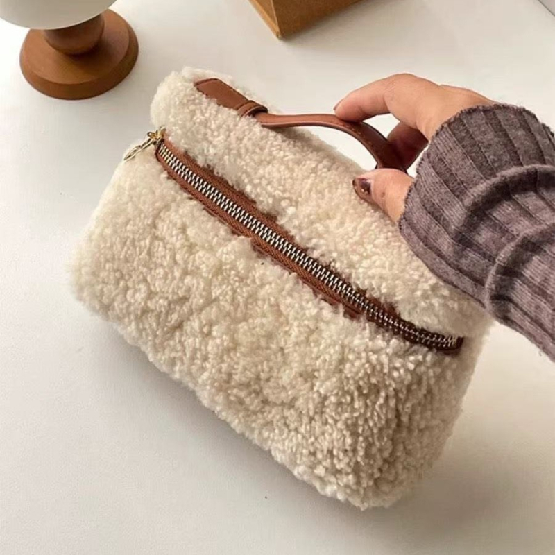 Geantă de damă, formă pătrată mică, fleece, căptușeală din lână, fermoar, curea de umăr simplă