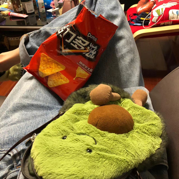 Crossbody torba s plišanim likom, vanjska tkanina, punjenje spužva, višefunkcionalna