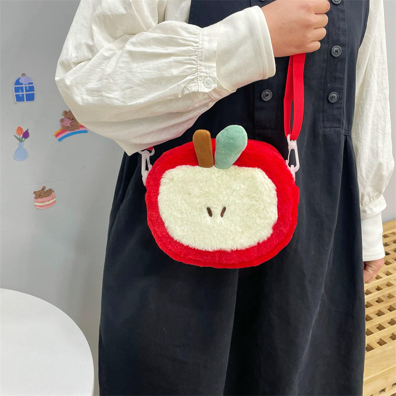 Pliš crossbody torba, ovalni oblik, zatvarač, džep za mobitel, svježi i slatki stil