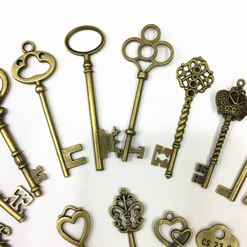 Metalni privjesak, elektroplatirano završetak, serija Key, retro stil Literatura i umjetnost