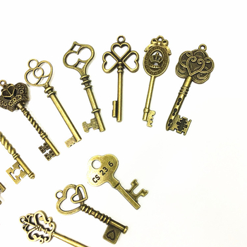Metalni privjesak, elektroplatirano završetak, serija Key, retro stil Literatura i umjetnost