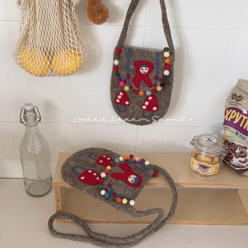 Lover Dream crossbody torba od vunenog filca za žene — vertikalni kvadratni oblik, podstava od poliestera, otvor s poklopcem, unutarnje višestruke džepove, jedan naramenicu, jesen 2025