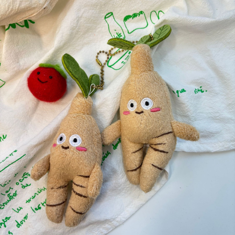 Ginseng pliš igračka s privjeskom za torbicu – kratki pliš, PP pamuk punjenje, za uzrast 7–14 godina
