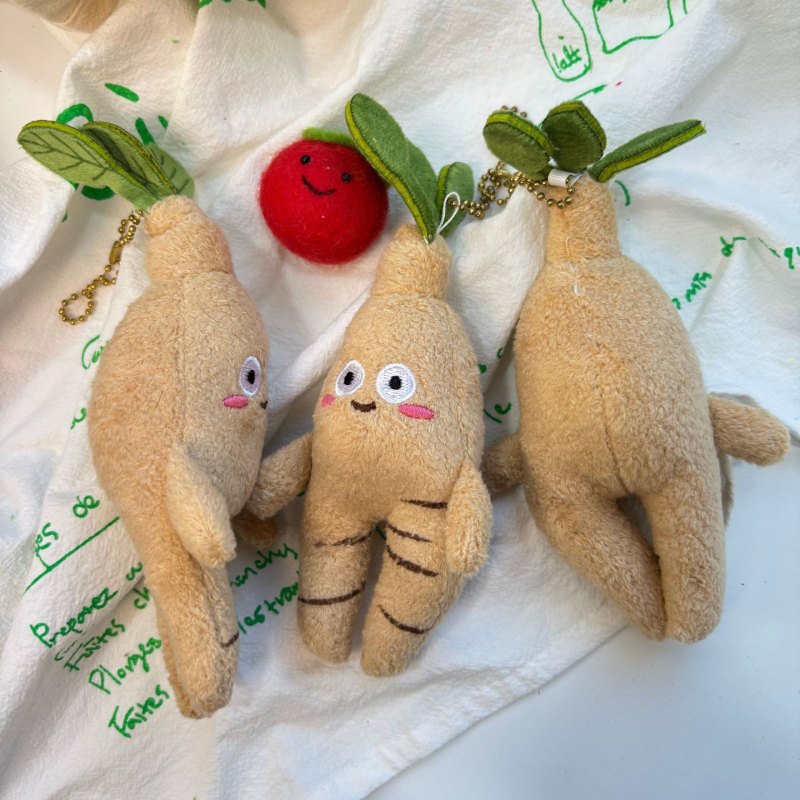 Ginseng pliš igračka s privjeskom za torbicu – kratki pliš, PP pamuk punjenje, za uzrast 7–14 godina