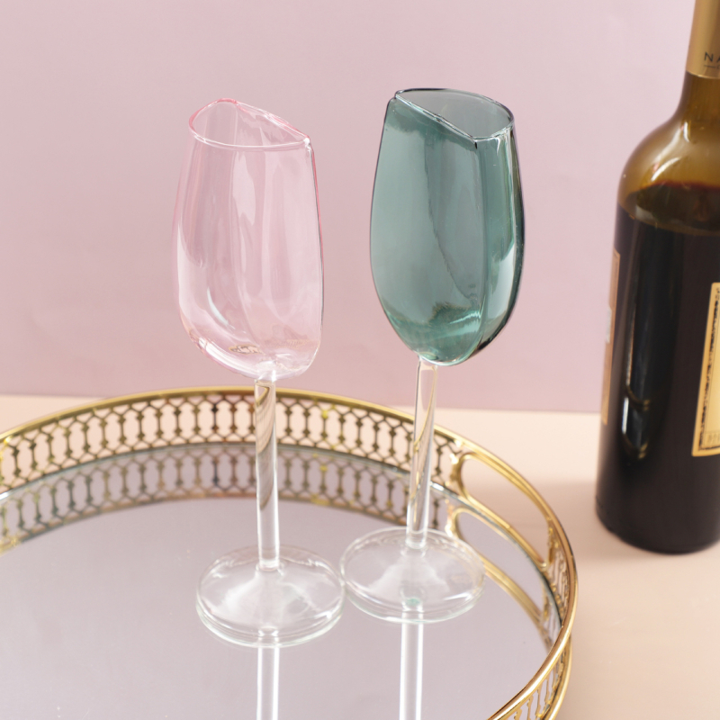Crvena čaša za vino s dizajnom pola čaše, kristal, moderan minimalistički stil, prilagodljiv logotip, težina 115 g