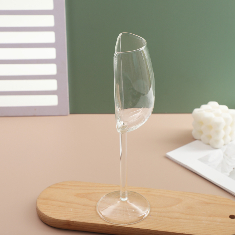Crvena čaša za vino s dizajnom pola čaše, kristal, moderan minimalistički stil, prilagodljiv logotip, težina 115 g