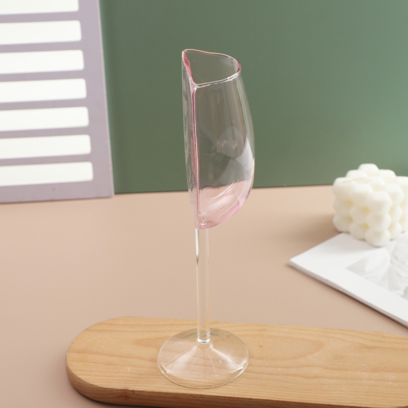 Crvena čaša za vino s dizajnom pola čaše, kristal, moderan minimalistički stil, prilagodljiv logotip, težina 115 g