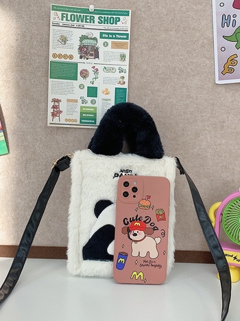 Pliš torbica za crossbody, vertikalni kvadratni oblik, magnetska kopča, najlon podstava, jedna naramenica