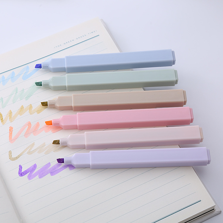 Marker za isticanje boje s nagibnim vrhom, velika kapaciteta | Marka: Yicai; Model: Color stick highlighter pen; Tijelo: plast; Pakiranje: 6 kom. u kutiji