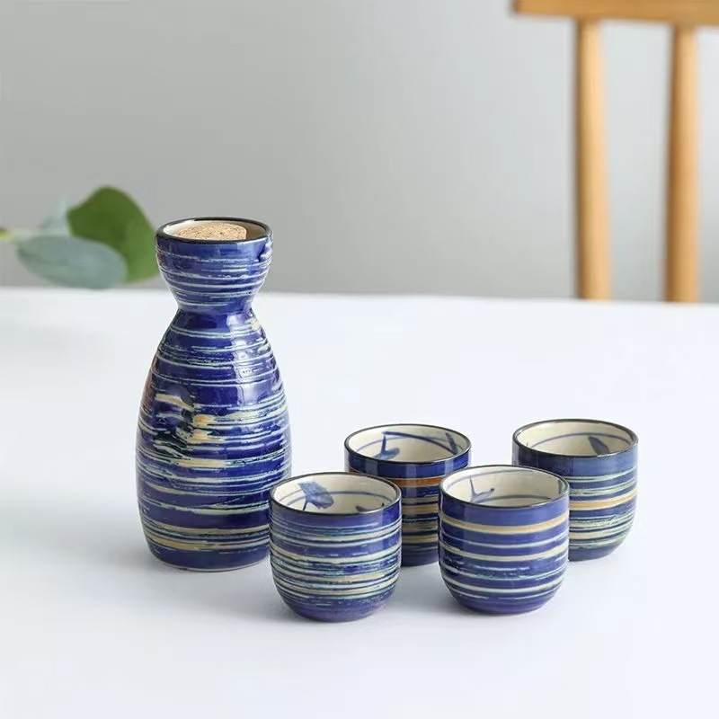 Keramički set za vino u japanskom stilu sa četiri čaše u jednom posudi, moguć otisak logotipa
