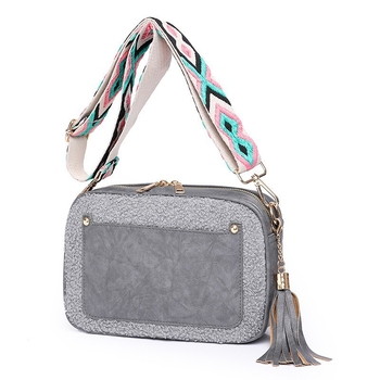 Ženska PU crossbody torba, horizontalnog kvadratnog oblika, zatvaranje na zip, poliester podstava, unutarnja džep sa zipom