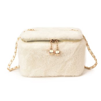 Geantă crossbody tip box din lână, formă orizontală dreptunghiulară, închidere cu fermoar, căptușeală poliester, curea unică, buzunar interior cu fermoar ascuns și buzunar pentru telefon, primăvara 2026, utilizare zilnică