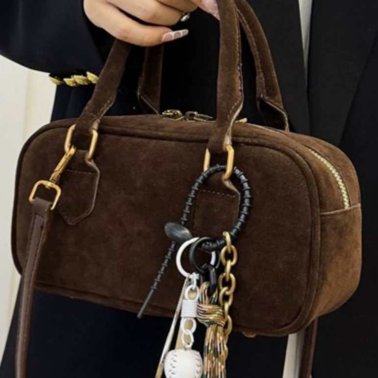 Mat retro ženska crossbody torba, jesen-zima 2025, kompaktna i svestrana torba za posao