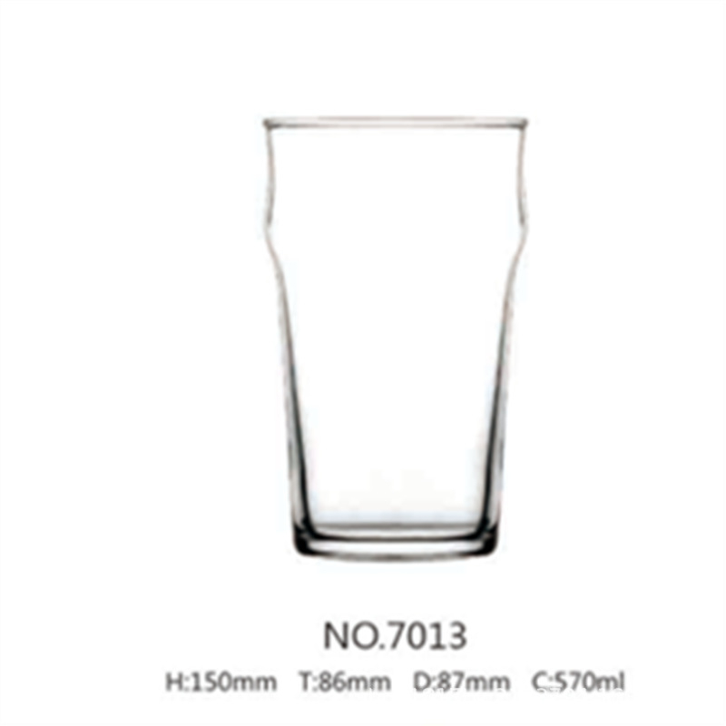 Kristalno staklena čaša za pivo, kapacitet 401–500 ml, moderan minimalistički dizajn bez ručke, graviranje logotipa dostupno